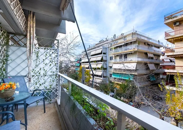 Modern Apartment Near City Center